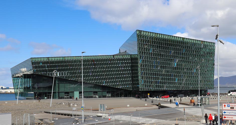 Das Konzerthaus Harpa in Reykjavik