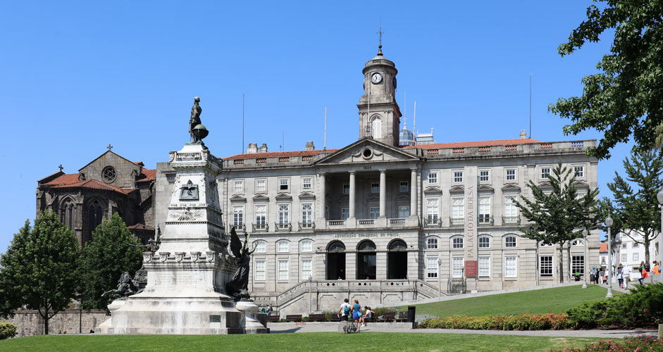Palacio da Bolsa und die Kirche von São Francisco