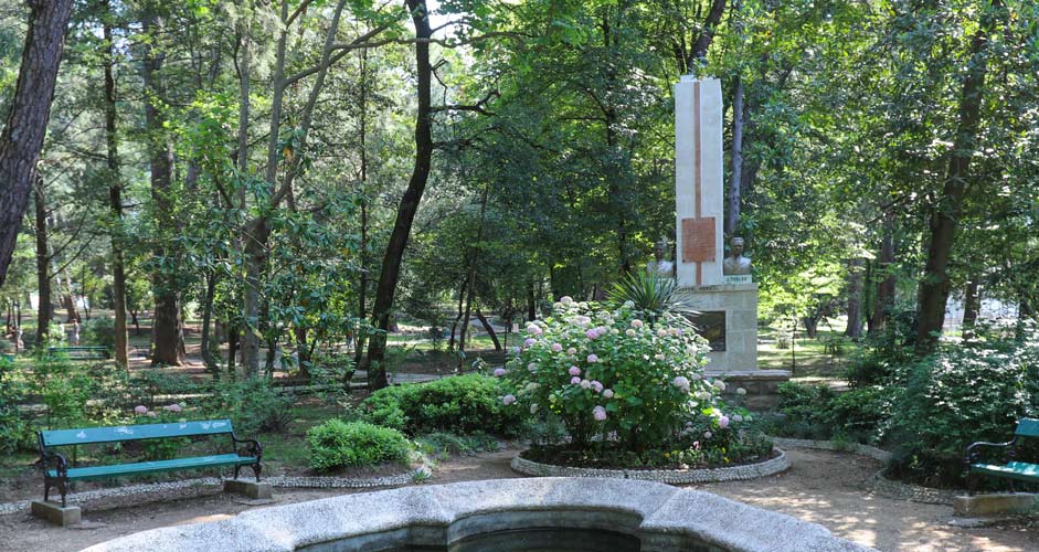 Der Veliki Gradski Park in Tivat